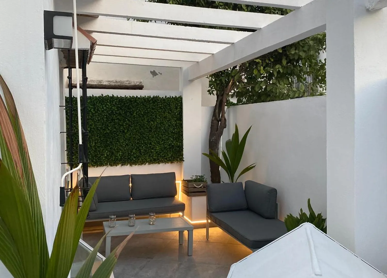 Casa Moderna Con Gimnasio Villa Torremolinos İspanya