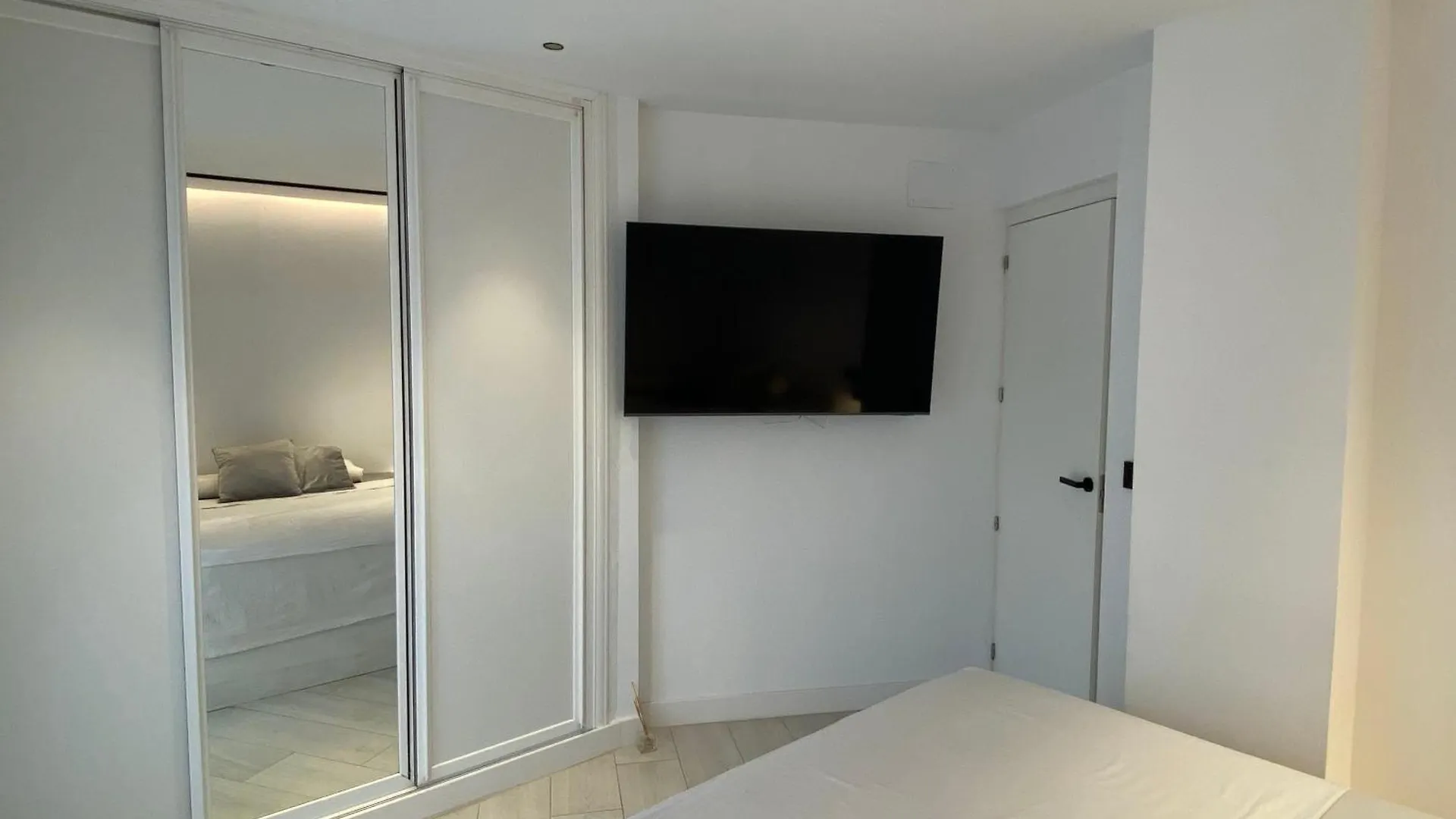 Casa Moderna Con Gimnasio Villa Torremolinos 0*,  İspanya